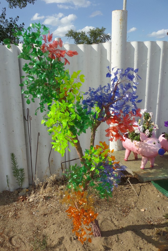 Цветы из пластиковых бутылок для дачи фото